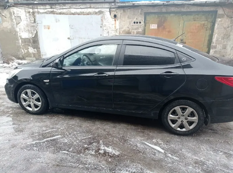 Продам hyundai солярис 2013г. пробег143500км,1,6 бензин, мкп, электро пакет, подогрев сидений и лобового стекла, в родном окрасе, состояние отличное. торг у авто хорошему человеку хорошая скидка. цена1150000р. тел:+79493874140 📞 звоните: +7(949)3874140 - фотография - 3