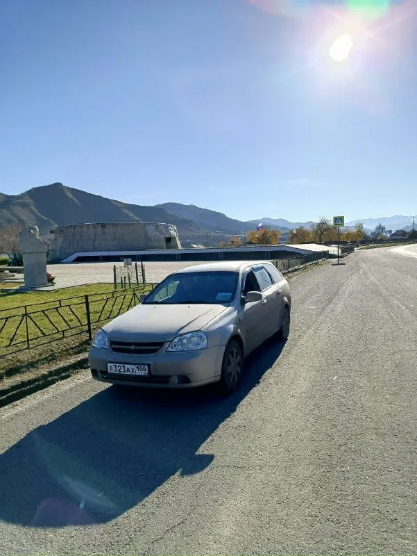 Продам лачетти. 2006 год комплектация 1.6двигатель 5 ступ механика газ -пропан евро 4 новые тормоза в круг, блины колодки новый генератор. новый грм комплект. кондиционер морозит🥶 печка греет🔥 дорогой андроид10, чехлы эко кожа, ева коврики. ц/з сигнализация, новое лобовое стекло. лэд свет 💡 резина зима ❄️ лето есть жизненные моменты по кузову, гнили и ржы нет! днище как новое не мазюканное ни чем. пробег 275 тыс, мотор коробка в идеале. довезет куда угодно, был в екатеринбурге, карачаево черкесии, крым, москва, адлер. без проблем. ! учёт 180 постоянный цена 390 000 торг на бензин +79493240052 +79890878011 енакиево. 📞 звоните: +7(949)3240052 - фотография - 2