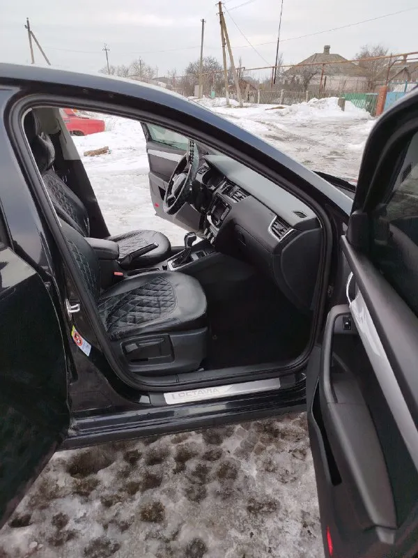 Skoda octavia a7 2013 tsi 1.4 turbo, dsg автомобиль в хорошем состоянии, владею три года, второй владелец. ни разу не подвела, надёжный аппарат 💪. новый грм, масло, фильтра, новые колодки, косточки, передние стойки, сайлентблоки задней балки, шаровые. масло от замены до замены, всегда лил хорошее масло)денег не жалел ставил хорошие запчасти) чистый, ухоженный салон. два комплекта резина, летний комплект на шикарных дисках, прошли сезон) цена 1м+торг +79490385235 мариуполь - фотография - 9