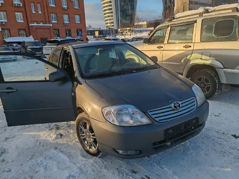 Текст: продам toyota corolla 2006 г. в пробег 260000 цена 600000руб торг возможен тел. +79495791910 анатолий осмотр: донецк один хозяин не бита. автотека зеленая. по технике на пятёрку. мотор, коробка, подвеска в идеале. одна крашеная деталь- капот. красился из за появившихся рыжиков. остальной кузов на твердые 4 с плюсом. гнили нет. реальному покупателю дополнительный комплект резины - фотография - 3