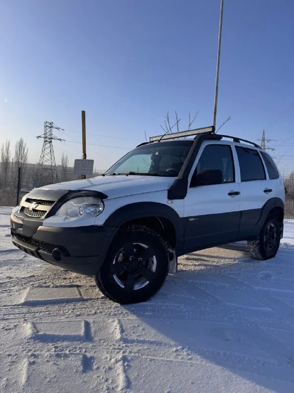 Продам chevrolet niva 2016 года заводской обвес off road отличный хозяйский автомобиль сел и поехал всё работает как надо без коррозии кузов после обработки цена договорная +79592046994 +79094397775 вопросы писать сюда 👤 📞 звоните: +7(959)2046994 - фотография - 2