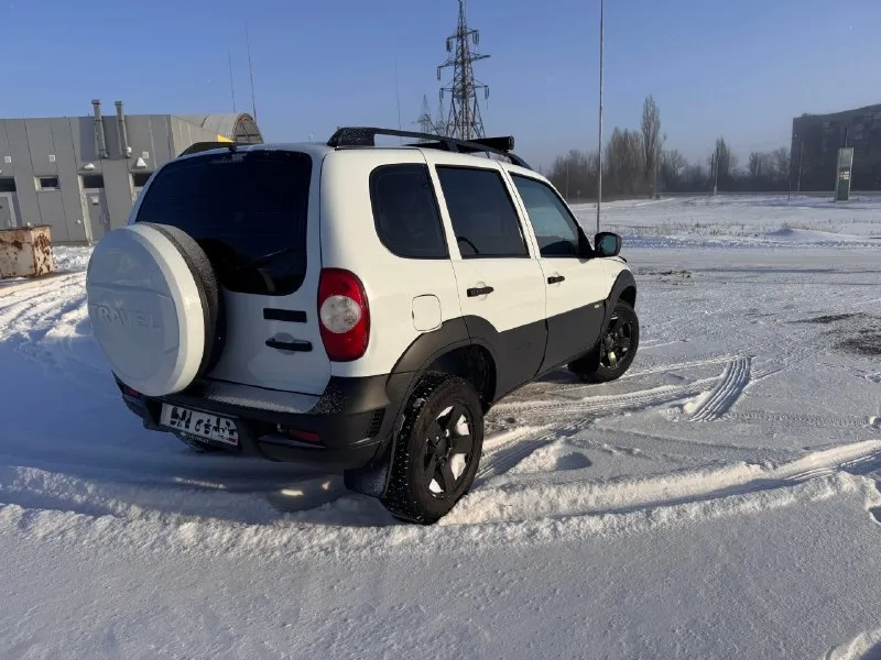 Продам chevrolet niva 2016 года заводской обвес off road отличный хозяйский автомобиль сел и поехал всё работает как надо без коррозии кузов после обработки цена договорная +79592046994 +79094397775 вопросы писать сюда 👤 📞 звоните: +7(959)2046994 - фотография - 4