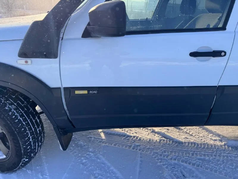 Продам chevrolet niva 2016 года заводской обвес off road отличный хозяйский автомобиль сел и поехал всё работает как надо без коррозии кузов после обработки цена договорная +79592046994 +79094397775 вопросы писать сюда 👤 📞 звоните: +7(959)2046994 - фотография - 7