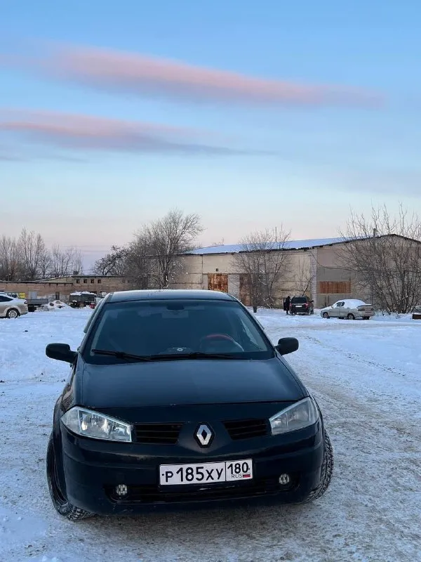 Продам renault megan отличное состояние для своих лет покупка и регистрация 2006 4 хозяина ходовая отлично плотная мягкая двигатель работает отлично кпп отлично дно пороги арки низа дверей всё целое салон чистый гур кондиционер работает 6 подушек безопасности abs эл. стеклоподьемники подогрев передних сидений эл. зеркала музыка сигнализация заводская цена 510т. ₽ +79494027602 - фотография - 3
