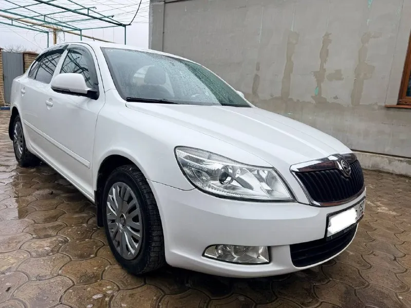 Продам skoda octavia а5 2011 год, рейстайлинг. автомобиль в хорошем состоянии. - 1.6 mpi - пробег 300 т. км - коробка механика (работает идеально) - двигатель без посторонних звуков - (новая, вписанное в техпаспорт) - кондиционер - мультимедия android - задний патронник (новый) - автомобиль обслужен по регламенту - авто без вложений ❗️ - по птс один хозяин, документы чистые, без запретов, без штрафов, переоформление без проблем, можно сразу в мрэо - в комплекте летняя резина + штатная магнитола цена: 950 000 торг у капота осмотр мариуполь все вопросы по телефону: +79497169681 - александр 📞 звоните: +7(949)7169681 - фотография - 3