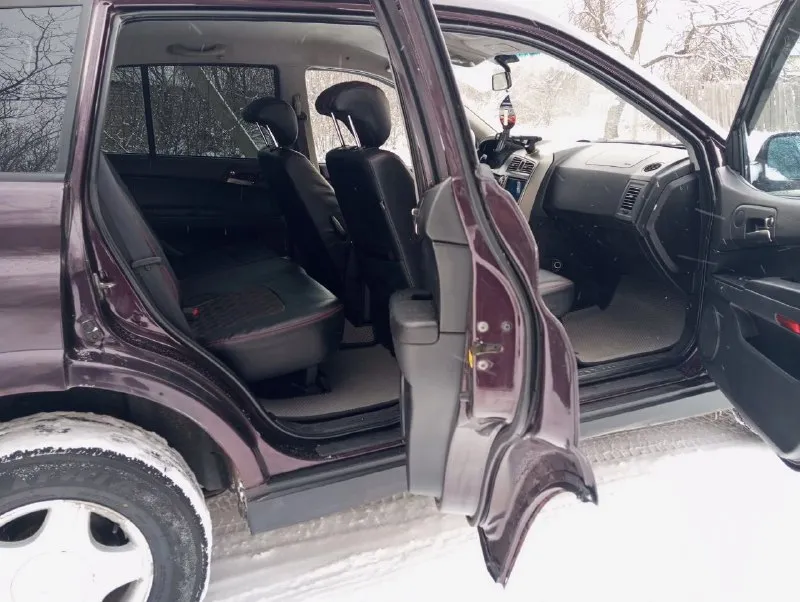 Продам корейский рамник ssang yong kyron 2008г. 2.3 бензин, механика, пробег: 270т. в хорошем состоянии, в родном окрасе, стекла оригинал. не гнилой не ржавый, рама целая. двигатель, кпп, подвеска все в норме, сел и поехал. гур, airbag, эл/стекла-зеркала, подогрев сидений, кондиционер, отличная музыка и т. д. документы в порядке. цена низ рынка 550.000р. енакиево. +79493652755. 📞 звоните: +7(949)3652755 - фотография - 5