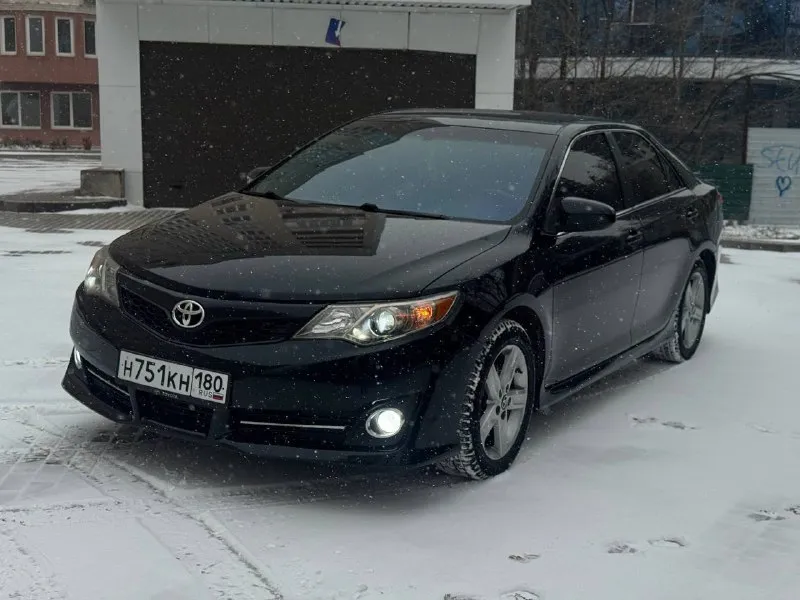 Продам toyota camry 2013 год 2.5 бензин 6-ка гидротрансформатор ходовая полностью обслуженная , коробка в отличном состояние везде расходники поменяны кузов в отличном состоянии установлены новые перфорированные тормозные доп свет 2 комплекта оригинальных дисков и шин(лето-зима) безопасность на месте вся заводская 1770000 рублей торг ☎️ +79490020220 📞 звоните: +7(949)0020220 - фотография - 2