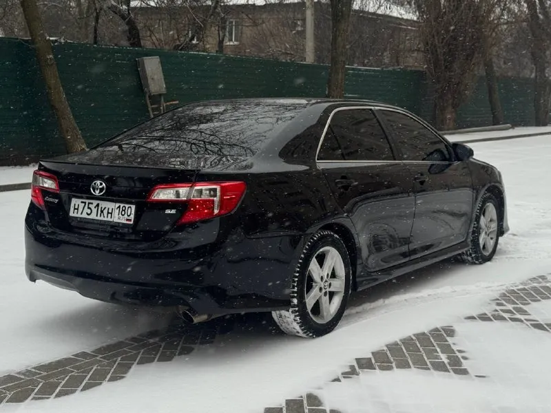Продам toyota camry 2013 год 2.5 бензин 6-ка гидротрансформатор ходовая полностью обслуженная , коробка в отличном состояние везде расходники поменяны кузов в отличном состоянии установлены новые перфорированные тормозные доп свет 2 комплекта оригинальных дисков и шин(лето-зима) безопасность на месте вся заводская 1770000 рублей торг ☎️ +79490020220 📞 звоните: +7(949)0020220 - фотография - 4