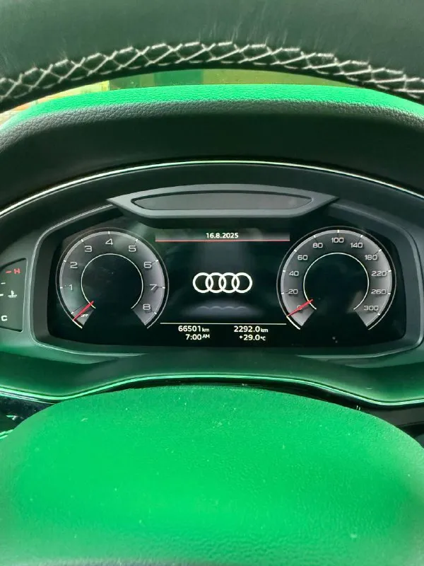 Номер телефона +79493330955 в продаже audi q8 2021год 3.0tfsi 340л. с quattro по состоянию новый автомобиль в сером красивом цвете максимальная комплектация пробег 66тыс. км оригинальный коробка передач 8-ступенчатый автомат каждая единица кузова в заводской краске без каких либо моментов полностью вся обслужена автомобиль достойный вашего внимания telegram - фотография - 5