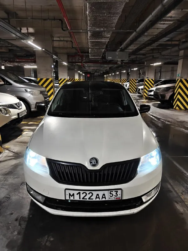 Цена. 670 000р skoda рапид 17 год 1.4 робот 125лс по паспорту. один хозяин пробег 152000 полностью р... - фотография