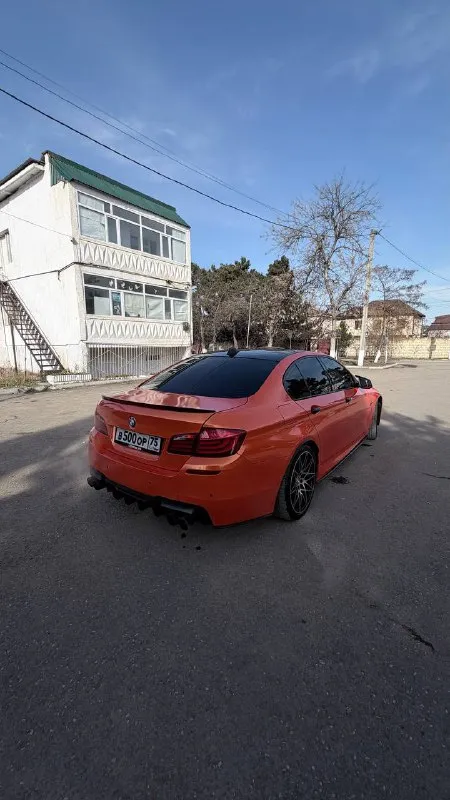Продается бмв ф10 переодетая на м пакет, популярная машина в инстаграме без внимание вас точно не оставит, 2013 год цена 1.750🍋 реальному покупателю очень хороший торг. номер для связи 89644722223 - фотография - 2