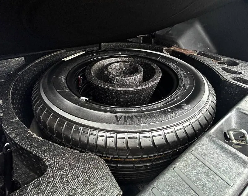 Продам mitsubishi asx рестайлинг год выпуска:2014 объём двигателя:1.6.v16 кпп механическая родной пробег:124.000 км один собственник автомобиль в родном окрасе! состояние кузова идеальное рыжиков, корозии и прочих нюансов нет все технические обслуживания проводились исключительно у официального дилера, с соблюдением всех сроков. авто в отличном состоянии как технически, так и визуально. заводское остекление. комплектация: бортовой компьютер, подогрев сидений,4 стеклоподъемника, кондиционер, электро зеркала, противотуманные фары, подогрев стекл, abs esp, aux bluetooth, полный комплект ключей и много чего прочего для комфортного вождения по документам любой вид оформления автотека кристально чистая, ✅ цена:1.120.000 г. донецк номер телефона: +7949-051-41-89 - фотография - 6