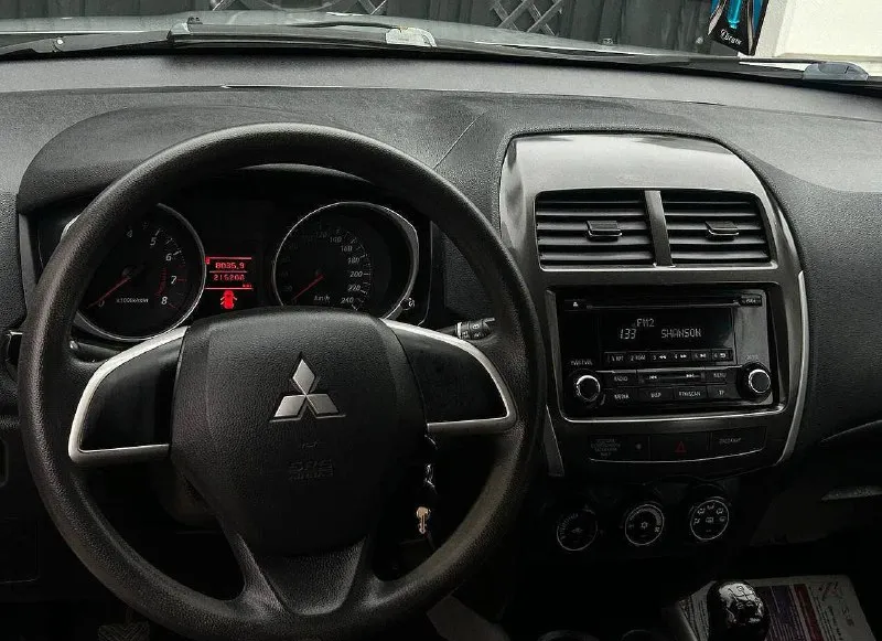 Продам mitsubishi asx рестайлинг год выпуска:2014 объём двигателя:1.6.v16 кпп механическая родной пробег:124.000 км один собственник автомобиль в родном окрасе! состояние кузова идеальное рыжиков, корозии и прочих нюансов нет все технические обслуживания проводились исключительно у официального дилера, с соблюдением всех сроков. авто в отличном состоянии как технически, так и визуально. заводское остекление. комплектация: бортовой компьютер, подогрев сидений,4 стеклоподъемника, кондиционер, электро зеркала, противотуманные фары, подогрев стекл, abs esp, aux bluetooth, полный комплект ключей и много чего прочего для комфортного вождения по документам любой вид оформления автотека кристально чистая, ✅ цена:1.120.000 г. донецк номер телефона: +7949-051-41-89 - фотография - 7