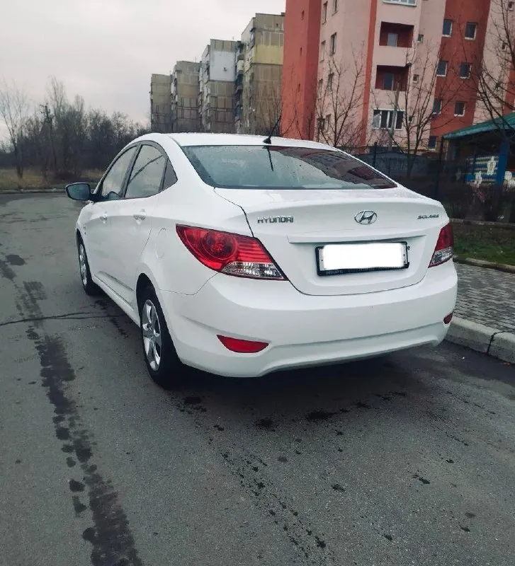 Продается hyundai solaris, 2013 год, 1,6 механика 1 хозяин, родной пробег 160.000 авто в идеальном состоянии, кондиционер, 4 стеклоподъёмника, обогрев сидений, обогрев лобового стекла (зоны дворников), обогрев зеркал, сигнализация, два ключа. +79495591529 цена 1 010 000 руб. торг. осмотр донецк - фотография - 3