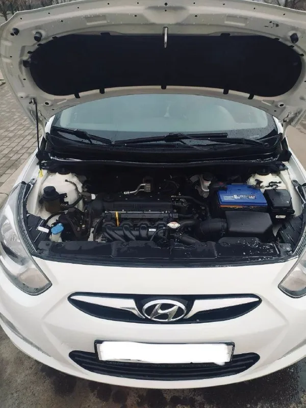 Продается hyundai solaris, 2013 год, 1,6 механика 1 хозяин, родной пробег 160.000 авто в идеальном состоянии, кондиционер, 4 стеклоподъёмника, обогрев сидений, обогрев лобового стекла (зоны дворников), обогрев зеркал, сигнализация, два ключа. +79495591529 цена 1 010 000 руб. торг. осмотр донецк - фотография - 7
