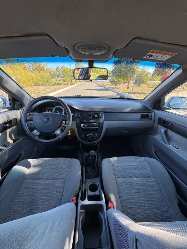 🐊 chevrolet lacetti 💰цена: 450 000р 🏢город: мариуполь 📅год выпуска: 2008 🧾пробег: 276 365 км. ⚙️двигатель: 1.6 ⛽топливо: бензин ⚙️кпп: механика 📞 телефон: +7-949-727-41-51 +7-949-551-91-52 +7-989-263-55-56 💾 описание: 🇰🇵 корейская сборка ✅ южная эксплуатация. ✅ оригинальный пробег. ✅ техническая часть на 5+ двигатель едет шикарно, мкпп переключает плавно, сцепление и ходовая без нареканий. ❄️ кондиционер холодит шикарно, гур, abs, электропакет, две подушки безопасности, музыка с usb. улица шевченко 269 - фотография - 8