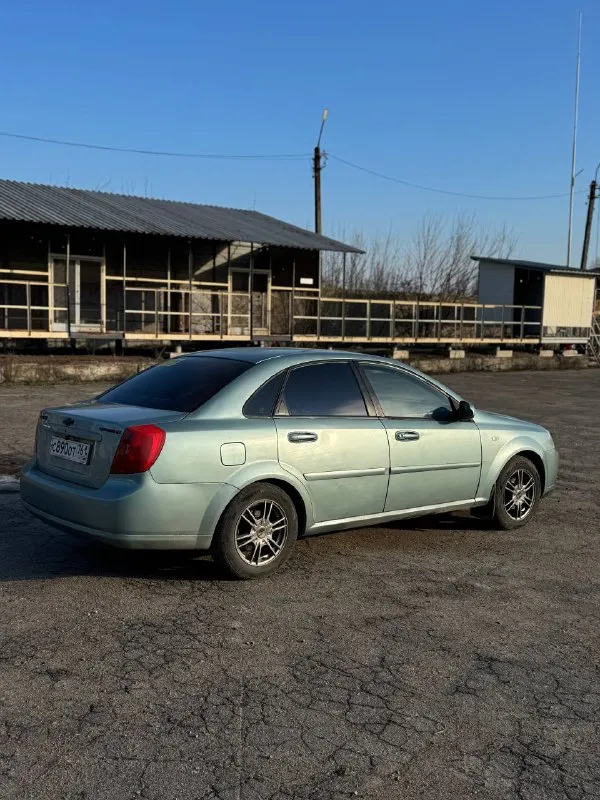 Продам лачетти 2006г. в хорошем состоянии, комфортный экономный автомобиль, гнили нет, днище и стаканы в заводском состоянии, двигатель масло не берет, установлено евро 4, сигнализация старлайн.4700000₽ +79497141740 📞 звоните: +7(949)7141740 - фотография - 4