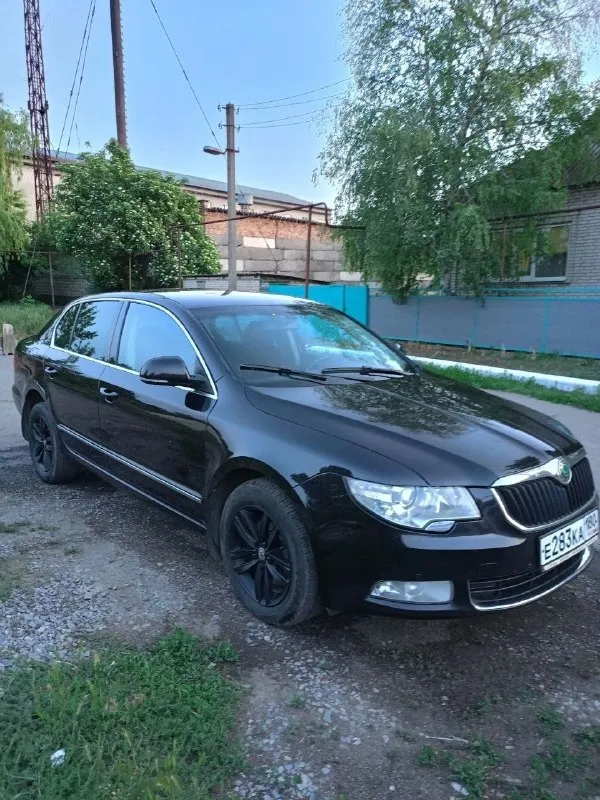 Skoda superb 2013 автомат aisin птс оригинал производство чехия комплектация парктроники по кругу. электро привод зеркал. датчик света датчик дождя. электро привод сиденья с памятью. комфортный семейный бизнес седан экономичный большой автомобиль с вместительным багажником. музыка balero с экраном разьем sd карты aux bluetooth 8 динамиков сидиченджер на 6 дисков. вложений не требует. по кузову и техника в идеальном состоянии. цена 1050.000 +79493139389 📞 звоните: +7(949)3139389 - фотография - 3