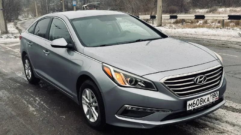 Продажа от собственника! продается пока в продаже интересующий меня автомобиль 🚀 hyundai sonata 2014 года выпуска. ✔ один хозяин по птс, все то по регламенту. чеки о проведенных работах на руках. ✔ двигатель и коробка передач работают безупречно, как часы. никаких проблем. ✔ лкп в хорошем состоянии, без скрытых повреждений и ржавчины. салон чистый, ухоженный, без потертостей и запахов. ✔ комплектация: кондиционер, обогрев боковых зеркал, мультимедиа с apple carplay/android auto, камера заднего вида, датчики давления шин. vin: 5npe24af7fh080404 · год выпуска: сентябрь 2014 года · пробег: 121 тыс миль · двигатель: 2.4 л (188 л. с.), бензин · кпп: автомат · привод: передний · цвет: серый хамелеон · цена: 1 550 000 руб. торг серьезным покупателям — осмотр на любом сто по вашему желанию. номер для связи +79493254376 ( телеграм, феникс) территориально г. донецк, днр - фотография - 3