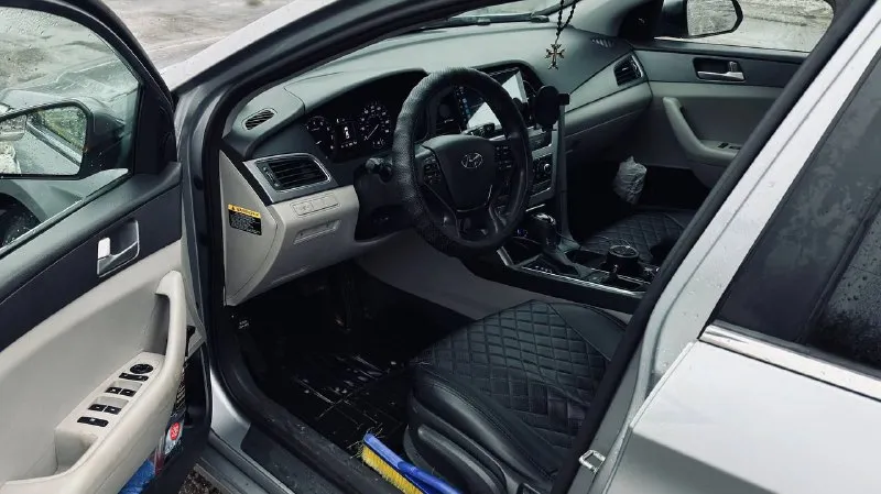 Продажа от собственника! продается пока в продаже интересующий меня автомобиль 🚀 hyundai sonata 2014 года выпуска. ✔ один хозяин по птс, все то по регламенту. чеки о проведенных работах на руках. ✔ двигатель и коробка передач работают безупречно, как часы. никаких проблем. ✔ лкп в хорошем состоянии, без скрытых повреждений и ржавчины. салон чистый, ухоженный, без потертостей и запахов. ✔ комплектация: кондиционер, обогрев боковых зеркал, мультимедиа с apple carplay/android auto, камера заднего вида, датчики давления шин. vin: 5npe24af7fh080404 · год выпуска: сентябрь 2014 года · пробег: 121 тыс миль · двигатель: 2.4 л (188 л. с.), бензин · кпп: автомат · привод: передний · цвет: серый хамелеон · цена: 1 550 000 руб. торг серьезным покупателям — осмотр на любом сто по вашему желанию. номер для связи +79493254376 ( телеграм, феникс) территориально г. донецк, днр - фотография - 9