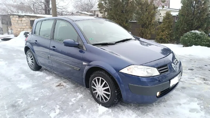 Продам renault megane 2 2003 год 1.6 16v бензин пробег 208.000км кузов цинкованый в хорошем состоянии вся ровная. обслуженый работает отлично масло не расходует. в авто имеется 4 стеклоподъемника бортовой компьютер автосвет датчик дождя кондиционер рабочий. по ходовой все в порядке. летом перебиралась. едет сбито. крепкая и без проблемная машина за эти деньги! два ключа. авто пригоняли с европы в 2021году учёт рф. продажа с переоформлением. цена 450т. ₽ макеевка советский район кто реально заинтересован в покупке звоните. тел. +79490819224. 📞 звоните: +7(949)0819224 - фотография - 3