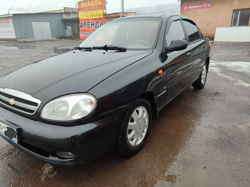Продам chevrolet lanos 2008 года пробег 212 тысяч. автомобиль идеальном состоянии без рыжиков без коррозии днище пороги всё в идеальном состоянии, автомобиль вся обслужена по ходовой части много чего заменил новый ремень ролики масла фильтра новый аккумулятор, стоит классная зимняя резина. комплектация автомобиля кондиционер подушка безопасности гидроусилитель руля стеклоподъёмники сигнализации центральный замок противотуманки. по документам полный порядок я собственник цена 315.000 тысяч российских рублей присутствует небольшой торг осмотр город донецк +79494913209 - фотография - 3