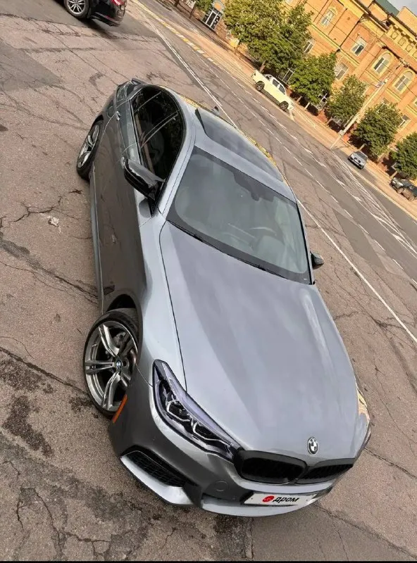 Bmw 540i g30 bmw g30 2018 года ‼️срочная продажа‼️ ‼️обмен не интересует‼️ 💰3,600,000р комплектация at executive✅ m performance с завода ✅ аудиосистема "bower & wilkins" (самый топ)✅ возможна продажа в кредит✅ 3 литра бензин ✅ лучший ⛽️ b58 мотор ✅ 98 тыс км пробега ✅ т. о полностью обслужена ✅ комфортные сидения ✅ активный свет ✅ люк, музыка ✅ под рулевые лепестки ✅ без ключевой доступ ✅ машина находится в г донецк +7 949 332 28 34 @l2_rus - фотография - 5