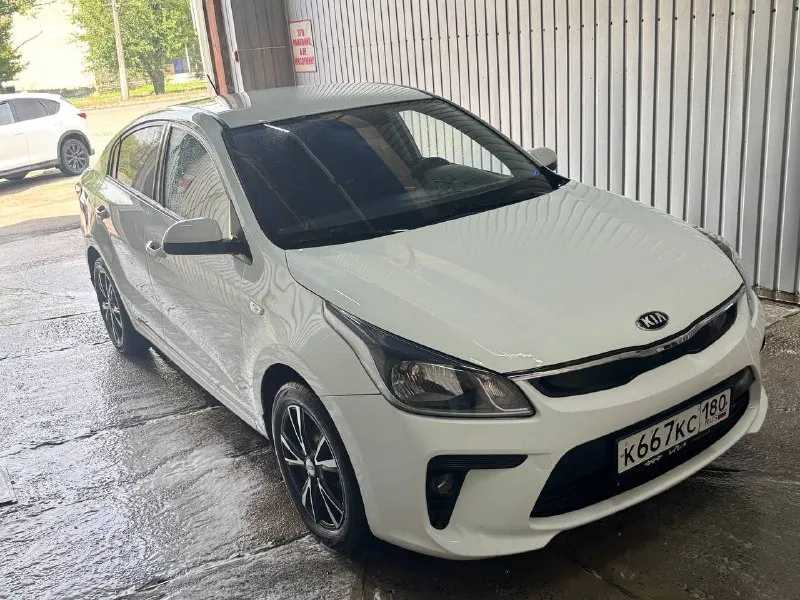 Продам kia rio 1.6 at 2018г. , собственник комплектация luxe, работает все исправно, техническое состояние на 5+, машина полностью обслужена. состояние салона идеальное. из дополнительного поставлен хороший свет( линзованые лампы). мультимедийная система управление на руле. круиз. экономичный качественный двигатель. подогрев сидений, руля, зеркал. автозапуск, который спасет в зимнее время года. работает все идеально, любые проверки авто. юридически чистый. макеевка цена 1.200 000₽ +79490726630 📲 tg: @ni_maksimova 📞 звоните: +7(949)0726630 - фотография - 4