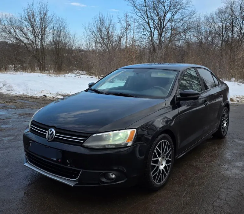 Продам volkswagen jetta, 2011. с цепным и очень надёжным 2.5 двс в связке с айсин. новых красивых дисках. дополнительно установлена андроид магнитола. также сделан приятный выхлоп. ходовая без стуков и посторонних звуков. работает тихо и мягко. переключает без пинков. цена 900т. р. г. донецк +79494064924 📞 звоните: +7(949)4064924 - фотография - 6