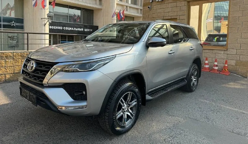 Toyota fortuner 7мест 2022 год европеец с русским дилерский новый, без пробега 2.7 бензин автомат (1... - фотография