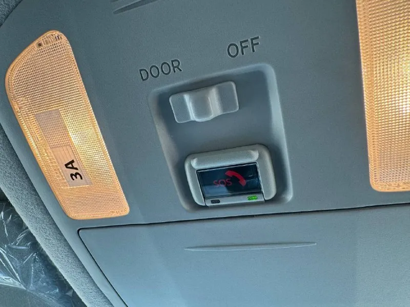 Toyota fortuner 7мест 2022 год европеец с русским дилерский новый, без пробега 2.7 бензин автомат (166 л. с.) полный привод диски r18 тканевый салон обогрев сидений и руля обогрев лобового блокировки кондиционер задний климат отдельный большая мультимедиа с car play диодная оптика камера заднего вида подогревы сидений 7 мест! ✅цена авто 5.350.000₽ возможно: 🔴ндс сверху 🔴лизинг 🔴безналичный расчет тел. +7 959 168 17 95 📞 звоните: +7(959)1681795 - фотография - 10