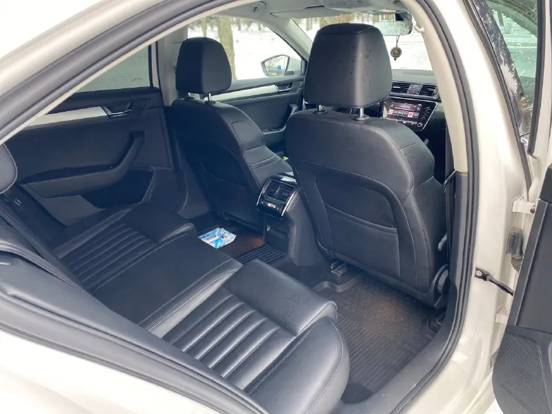 Продам skoda super b 2019 года выпуска, 1.4 двигатель, пробега, коробка 7- ми ступенчатая dsg, все уязвимые места в бронепленке, не битая, без подкраса, в идеальнейшем состоянии, салон кожаный, адаптивный свет, адаптивный круиз- контроль, жк экран, датчик света, датчик дождя, багажник с автоматическим открыванием и закрыванием. тел+79495123134 📞 звоните: +7(949)5123134 - фотография - 7