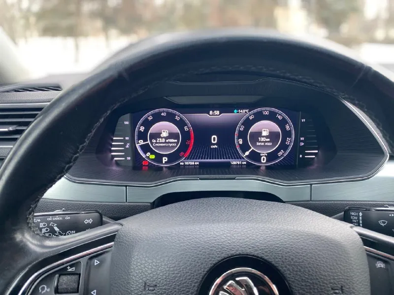 Продам skoda super b 2019 года выпуска, 1.4 двигатель, пробега, коробка 7- ми ступенчатая dsg, все уязвимые места в бронепленке, не битая, без подкраса, в идеальнейшем состоянии, салон кожаный, адаптивный свет, адаптивный круиз- контроль, жк экран, датчик света, датчик дождя, багажник с автоматическим открыванием и закрыванием. тел+79495123134 📞 звоните: +7(949)5123134 - фотография - 8