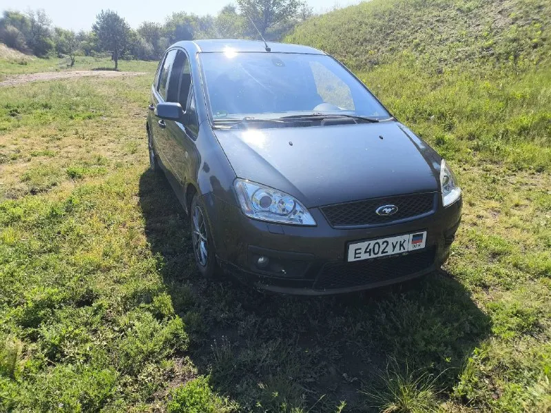 Продам ford focus c-max!!! 2007 г. в. 1,6 акпп 220 000 тыс. пробег машина в самой максимальной комплектации "ghia" в отличном состоянии, шла на европейский рынок не путайте с российской сборкой, полность оцинкованный, ни одна деталь не крашена(толщик в помощь) - кожаный салон - круиз - адаптивный би ксенон - электро стеклоподъёмники (на всех четырёх) - кондёр - обогрев стёкол ( перед и зад ) - двухзонный климат - электропривод водительского, обогрев на передних - электропривод люка - зеркала с подогревом и электроприводом - автоматический ручник - без ключевой доступ машина на 180 регионе на мне. по авто много чего сделал имеются все отчётные документы, сейчас на авто стоит дорогая липучка " dunlop " любые проверки за ваш счёт, за авто не стыдно не капли 580 000₽ торг до упора всё вопросы в личку или по телефону +7 949 322 14 08 📞 звоните: +7(949)3221408 - фотография - 2