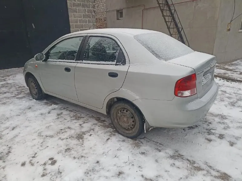 Продам chevrolet авео. кореец. 2005 год.8 клоп. пробег 185000км машина в семье с 2012 года. гаражное состояние, не гнилая. два владельца. . горловка. 400000₽ торг! +79493285643 📞 звоните: +7(949)3285643 - фотография - 2
