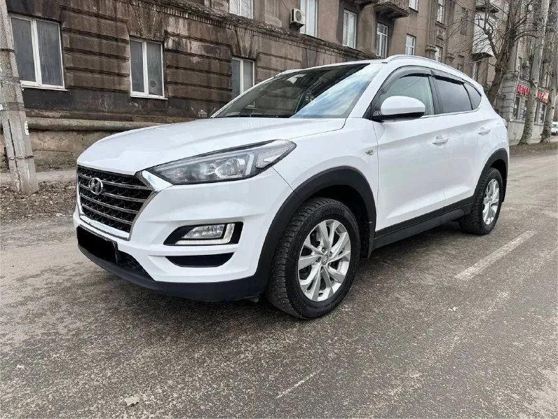 🚗продам hyundai tucson🚗 конец 2019г - 2.0 бензин -пробег 135 800км -полный привод 4х4 -коробка автомат работает идеально!! -двигатель без посторонних звуков! -подогрев сидений перед зад -подогрев руля -климат контроль двухзонный -круиз контроль -адаптивный поворотный свет -сигнализация с автозапуском -стекла все родные -мульте медиа -мульте руль -камера заднего вида -авто без вложений‼️ -птс оригинал переоформление без проблем ❗️цена:1.999.000₽❗️ ☎️все вопросы по телефону:+79590354967 📞 звоните: +7(959)0354967 - фотография - 1