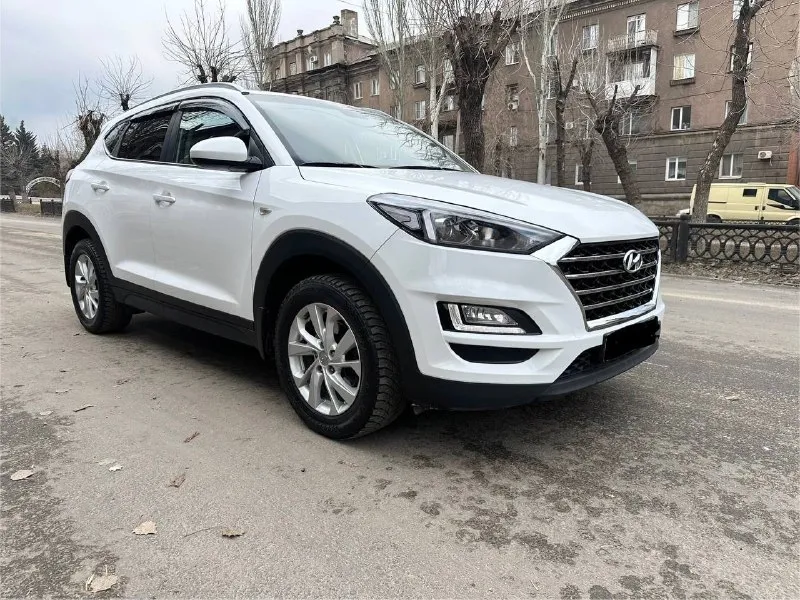 🚗продам hyundai tucson🚗 конец 2019г - 2.0 бензин -пробег 135 800км -полный привод 4х4 -коробка автомат работает идеально!! -двигатель без посторонних звуков! -подогрев сидений перед зад -подогрев руля -климат контроль двухзонный -круиз контроль -адаптивный поворотный свет -сигнализация с автозапуском -стекла все родные -мульте медиа -мульте руль -камера заднего вида -авто без вложений‼️ -птс оригинал переоформление без проблем ❗️цена:1.999.000₽❗️ ☎️все вопросы по телефону:+79590354967 📞 звоните: +7(959)0354967 - фотография - 3