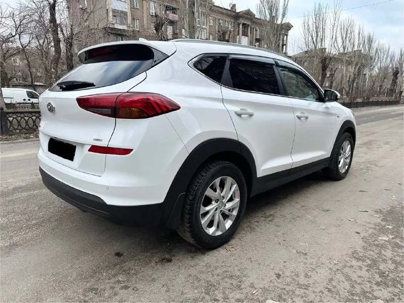 🚗продам hyundai tucson🚗 конец 2019г - 2.0 бензин -пробег 135 800км -полный привод 4х4 -коробка автомат работает идеально!! -двигатель без посторонних звуков! -подогрев сидений перед зад -подогрев руля -климат контроль двухзонный -круиз контроль -адаптивный поворотный свет -сигнализация с автозапуском -стекла все родные -мульте медиа -мульте руль -камера заднего вида -авто без вложений‼️ -птс оригинал переоформление без проблем ❗️цена:1.999.000₽❗️ ☎️все вопросы по телефону:+79590354967 📞 звоните: +7(959)0354967 - фотография - 4
