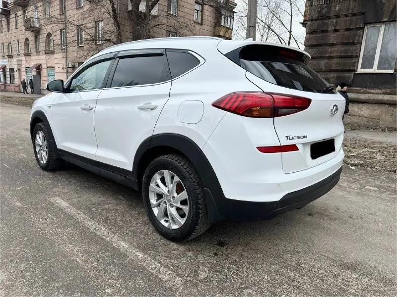 🚗продам hyundai tucson🚗 конец 2019г - 2.0 бензин -пробег 135 800км -полный привод 4х4 -коробка автомат работает идеально!! -двигатель без посторонних звуков! -подогрев сидений перед зад -подогрев руля -климат контроль двухзонный -круиз контроль -адаптивный поворотный свет -сигнализация с автозапуском -стекла все родные -мульте медиа -мульте руль -камера заднего вида -авто без вложений‼️ -птс оригинал переоформление без проблем ❗️цена:1.999.000₽❗️ ☎️все вопросы по телефону:+79590354967 📞 звоните: +7(959)0354967 - фотография - 6