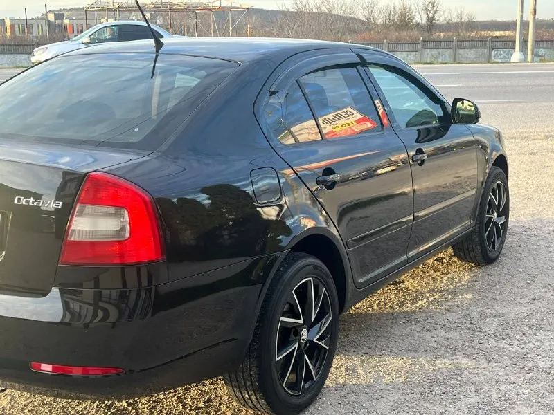Skoda octavia год:2011 пробег: 250000 г. донецк +79790263716( звонки ) +79494378767( telegram, whatsapp ) цена: 795000₽ предлагаю вашему вниманию надежный и комфортабельный автомобиль skoda октавия 2011 года выпуска. в комплектацию автомобиля входит все, что необходимо для комфортной и безопасной езды: климат-контроль, подогрев сидений, парктроники, датчики света и дождя, круиз-контроль, система курсовой устойчивости (esp) и многое другое. салон автомобиля отделан качественными материалами, что создает атмосферу комфорта и уюта. автомобиль находится в отличном техническом состоянии и не требует дополнительных вложений. своевременное техническое обслуживание проводилось в соответствии с регламентом производителя. все заказ снаряды предоставим. кузов автомобиля в отличном состоянии. машина хозяйская, я хозяин по птс. разумный торг уместен при осмотре. 📞 звоните: +7(949)4378767 - фотография - 2