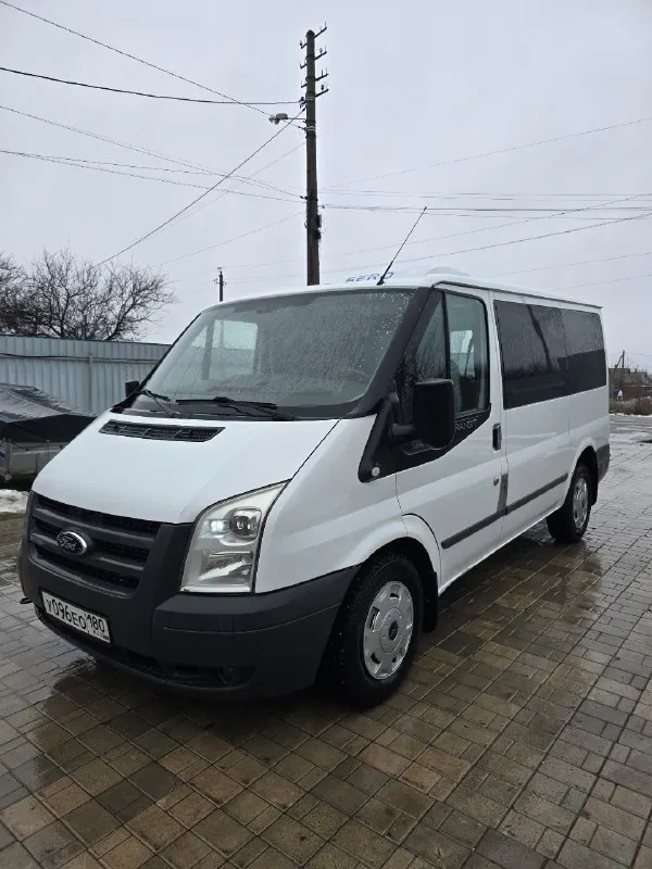 💶 цена:1.400000р торг 📮 город:комсомольское 🚘 марка / модель: ford transit 📅 год выпуска:2009 📊 пробег:235000км ⛽ двигатель (тип, объем, ): 2.2 🔧 тип кпп:механика 5ст 📝 описание:машина полностью в рабочем состоянии. без масложора. заводится в любой мороз без проблем. летом установлен кондиционер на крыше. автомобиль можно использовать как грузовой.2 комплекта колес на железных дисках. категория в 8+1.установлен монитор, камера заднего вида. цепь грм поменяна на 190т км, новая помпа, новый генератор. переоформление без проблем. один владелец в птс. ☎ телефон:+79496140558(телеграм) 📞 звоните: +7(949)6140558 - фотография - 2