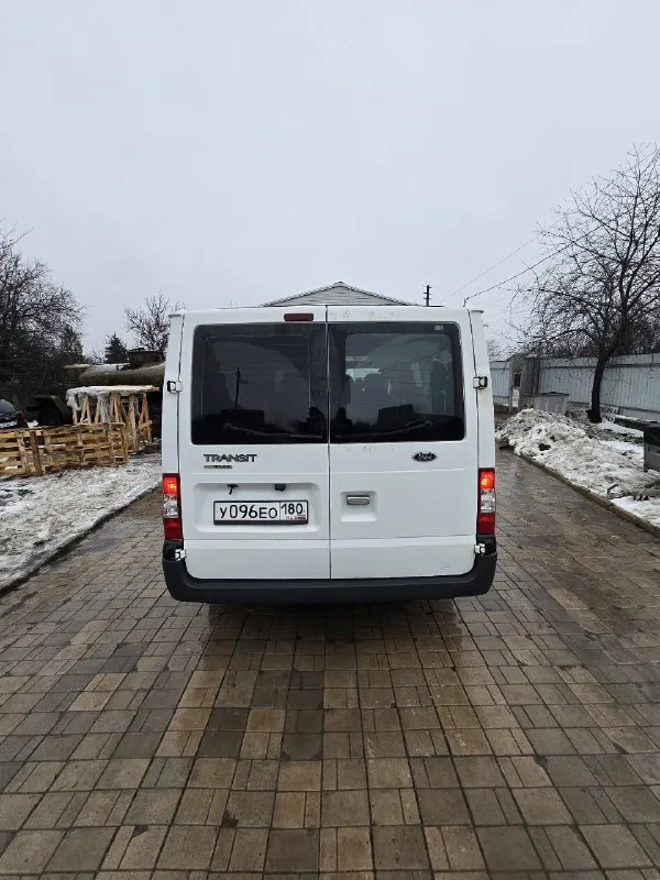 💶 цена:1.400000р торг 📮 город:комсомольское 🚘 марка / модель: ford transit 📅 год выпуска:2009 📊 пробег:235000км ⛽ двигатель (тип, объем, ): 2.2 🔧 тип кпп:механика 5ст 📝 описание:машина полностью в рабочем состоянии. без масложора. заводится в любой мороз без проблем. летом установлен кондиционер на крыше. автомобиль можно использовать как грузовой.2 комплекта колес на железных дисках. категория в 8+1.установлен монитор, камера заднего вида. цепь грм поменяна на 190т км, новая помпа, новый генератор. переоформление без проблем. один владелец в птс. ☎ телефон:+79496140558(телеграм) 📞 звоните: +7(949)6140558 - фотография - 6