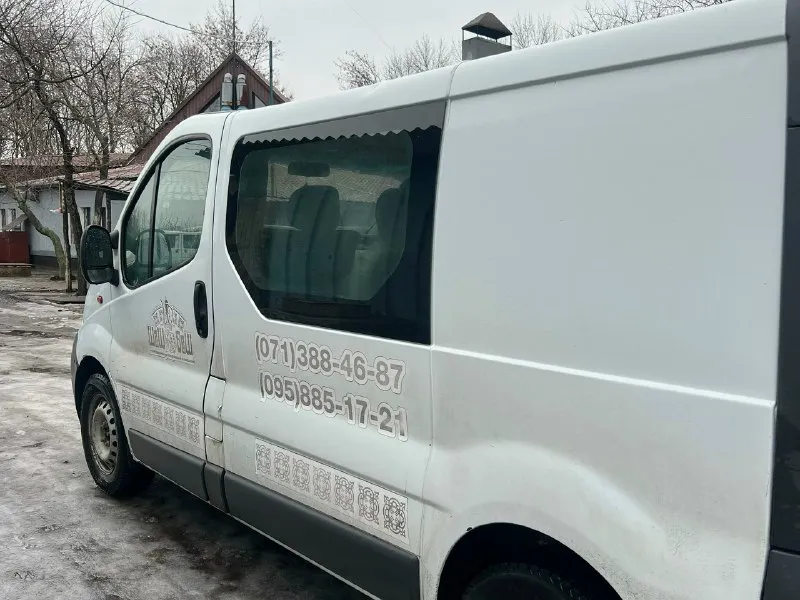 Продам opel vivaro 1,9t 2005 года. для своих лет авто в нормально состоянии. имеются жизненные коцки. из последнего, замена коробки+сцепление. новая передняя ходовая. пробег 489348 км по всем вопросам: +79493639942 📞 звоните: +7(949)3639942 - фотография - 3