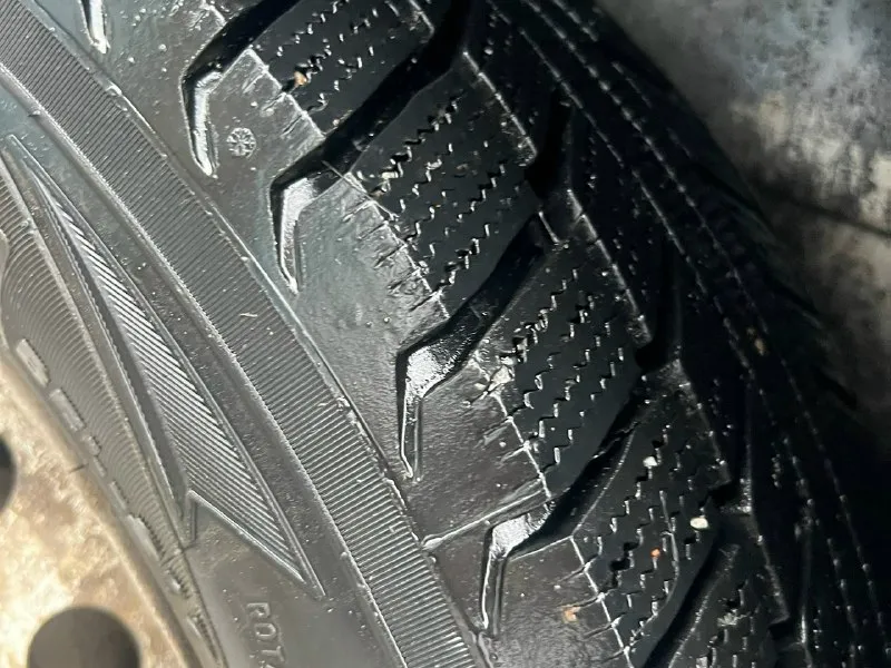 Продам opel vivaro 1,9t 2005 года. для своих лет авто в нормально состоянии. имеются жизненные коцки. из последнего, замена коробки+сцепление. новая передняя ходовая. пробег 489348 км по всем вопросам: +79493639942 📞 звоните: +7(949)3639942 - фотография - 6