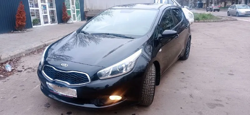 Kia сид 2014 года. Отличное состояние, обслужен. Пробег оригинальный 170 т. 1,4 атмосферный на 6 ст механике. Расход 6 литров. Резвый и надёжный автомобиль. Без дтп, стекла заводские. Собственник. Переоформление в мрео. 980₽. +79494850271
📲 Tg: алексей
📞 Звоните: +7(949)4850271 - фотография - 6