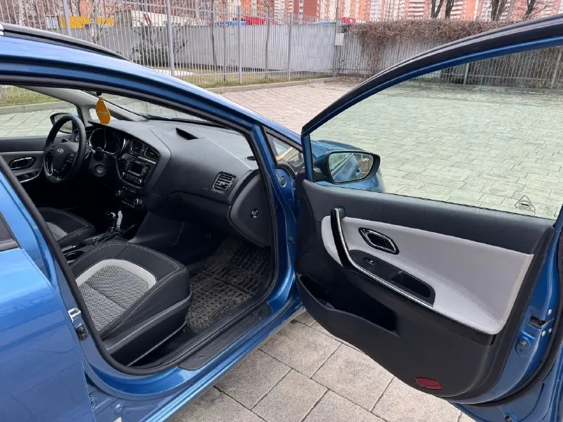 Продам kia ceed 2014 года
Объём- 1,6
Пробег- 214 800 км
Кузов- универсал
Кпп- автомат
4 Автоматических стеклоподъёмника
Подогрев передних сидений, руля
2-Х зонный климат контроль, круиз-контроль, подрулевые лепестки, электрорегулировка зеркал
Юридически чистая, без залогов и ограничений
Автомобиль находится в горловке
Цена- 960 000 рублей
Торг уместен
+79494372664 - фотография - 5