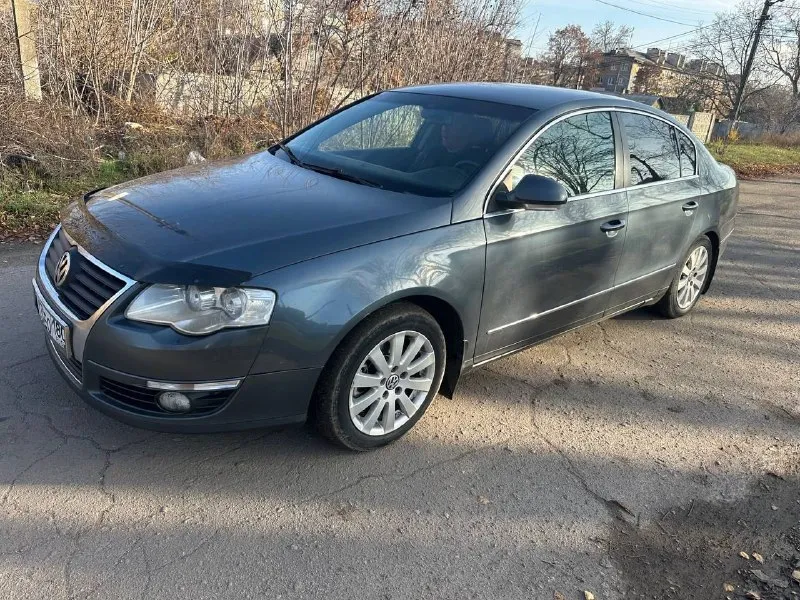 Продам vw passat b6 2010г полноценный рестайлинг мотор 1,8т абсолютно новый(старый в комплекте) акпп dsg 7 так же заменена(старая в комплекте) ходовая часть обслужена работает всё! после замены всего проехала около 5 тыс км продажа по причине покупки нового авто! по кузову красивый, есть мелкие следы эксплуатации. автотека зеленая продажа от собственника! территориально г макеевка пгт ханженково цена 770 тыс небольшой торг! обращаться по телефону +79490536048 - фотография - 1