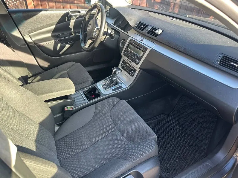 Продам vw passat b6 2010г полноценный рестайлинг мотор 1,8т абсолютно новый(старый в комплекте) акпп dsg 7 так же заменена(старая в комплекте) ходовая часть обслужена работает всё! после замены всего проехала около 5 тыс км продажа по причине покупки нового авто! по кузову красивый, есть мелкие следы эксплуатации. автотека зеленая продажа от собственника! территориально г макеевка пгт ханженково цена 770 тыс небольшой торг! обращаться по телефону +79490536048 - фотография - 7
