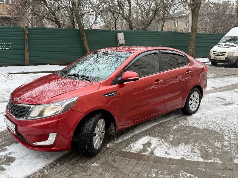 Продам kia rio 1.6 at 2012 года в донецке. Максимальная комплектация
Делать по машине ничего не нужно, от слова совсем
— Пробег 129.000тыс. Км оригинальный любые проверки
— Все заводские герметики на месте
— Все стекла заводские, включая лобовое без трещин
—Регулярное то
— Сервисная книжка со всеми отметками и печатями, история пробега
— Птс 2 хозяина, два ключа.
— Зимняя резина новая, летняя в подарок
—Машина в отличном состоянии как внешне, так и технически.
✔️Климат контроль
✔️Подогрев сидений
✔️Обогрев руля
✔️Обогрев зоны дворников
✔️Парктроник задний
✔️Aux, usb, mp3
✔️Электро зеркала
—Двигатель работает отлично
Масло в двигателе свежее, и все фильтра, тянет на отлично, масло не расходует, не дымит и не троит.
— Без пинков, замена масла в коробке на 90 000 тыс км.
Ходовая часть в полном порядке, ничего не стучит, не гремит. Тормозная система обслужена
— Салон в отличном состоянии, ничего не затерто, все работает, все включается.
— За машиной очень хорошо следили
📞 Звоните: +7(949)3175279 - фотография - 2