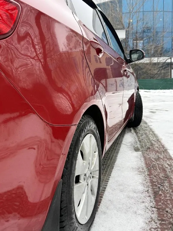 Продам kia rio 1.6 at 2012 года в донецке. Максимальная комплектация
Делать по машине ничего не нужно, от слова совсем
— Пробег 129.000тыс. Км оригинальный любые проверки
— Все заводские герметики на месте
— Все стекла заводские, включая лобовое без трещин
—Регулярное то
— Сервисная книжка со всеми отметками и печатями, история пробега
— Птс 2 хозяина, два ключа.
— Зимняя резина новая, летняя в подарок
—Машина в отличном состоянии как внешне, так и технически.
✔️Климат контроль
✔️Подогрев сидений
✔️Обогрев руля
✔️Обогрев зоны дворников
✔️Парктроник задний
✔️Aux, usb, mp3
✔️Электро зеркала
—Двигатель работает отлично
Масло в двигателе свежее, и все фильтра, тянет на отлично, масло не расходует, не дымит и не троит.
— Без пинков, замена масла в коробке на 90 000 тыс км.
Ходовая часть в полном порядке, ничего не стучит, не гремит. Тормозная система обслужена
— Салон в отличном состоянии, ничего не затерто, все работает, все включается.
— За машиной очень хорошо следили
📞 Звоните: +7(949)3175279 - фотография - 3